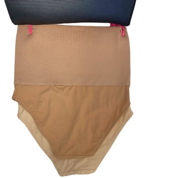 Betsey Johnson Strong Control Tummy Control Seamless Shapewear 3pc Set - Picture 6 of 9